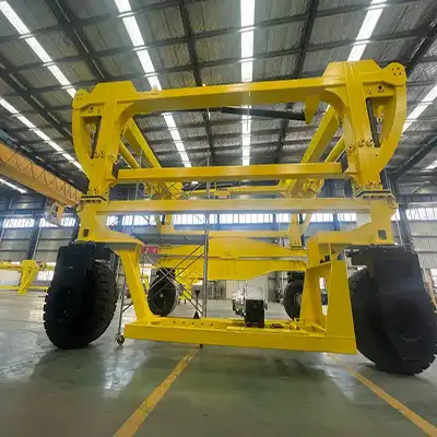 Container Straddle Carrier