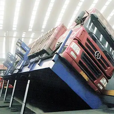 Descargador de camiones de vuelco lateral